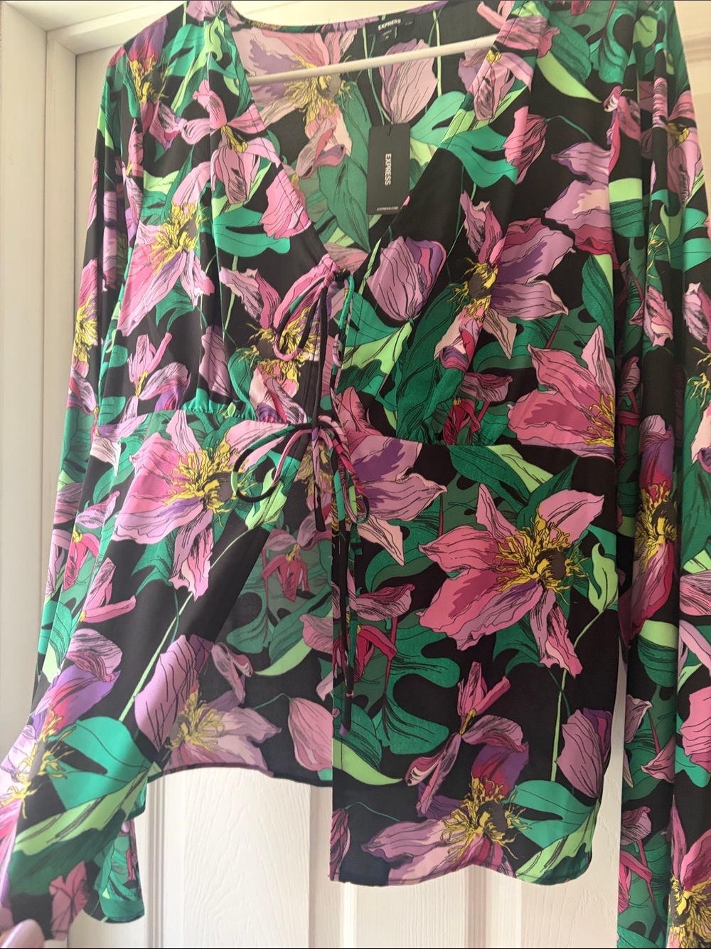 Express Black Floral Tie-Front V-Neck Blouse in Pink & Green - Picture 6 of 8